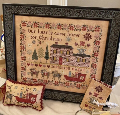 MISTLETOE MANOR SAMPLER AND SMALLS1